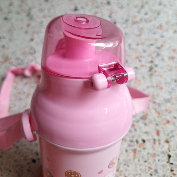 Hello Kitty Plastic Water Bottle with Strap 16.23oz - Picture 4 of 11